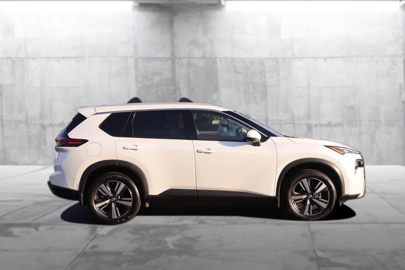 Nissan Rogue Vehicle Image 05