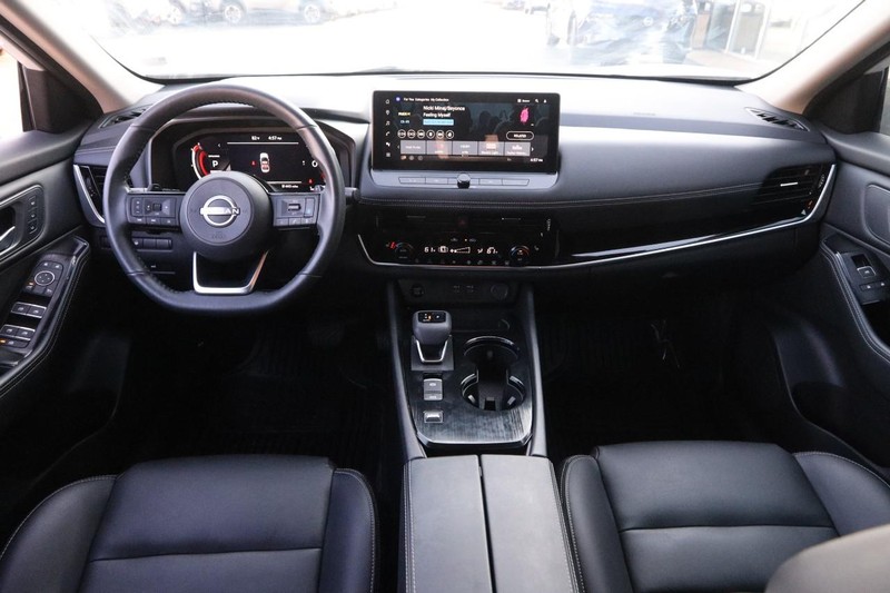 Nissan Rogue Vehicle Image 21