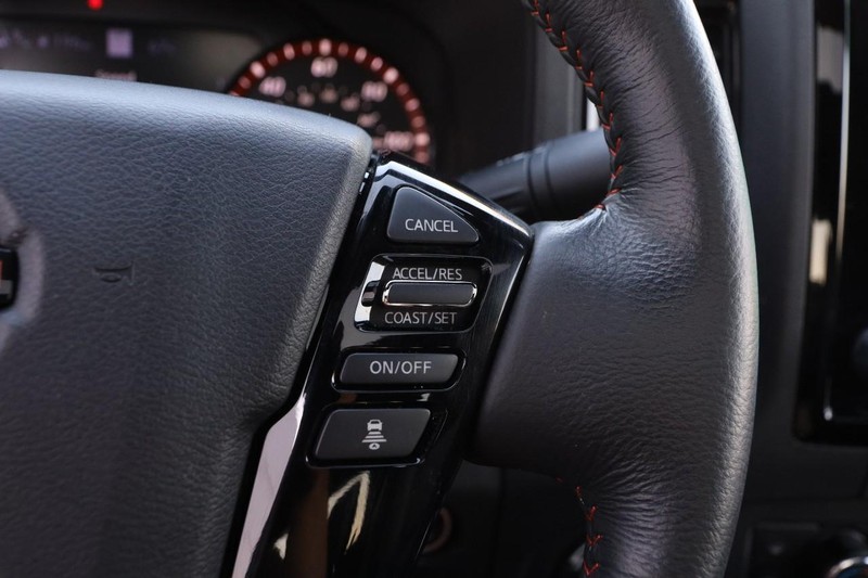 Nissan Frontier Vehicle Image 13