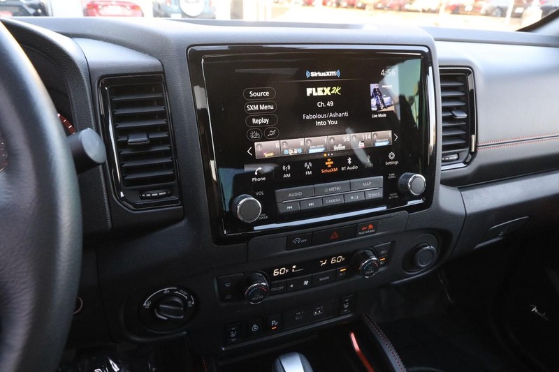 Nissan Frontier Vehicle Image 16