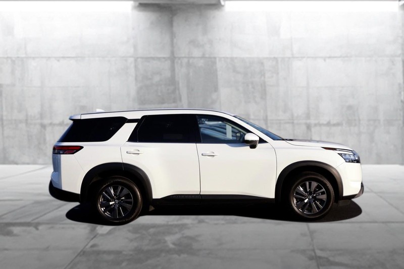 Nissan Pathfinder Vehicle Image 05