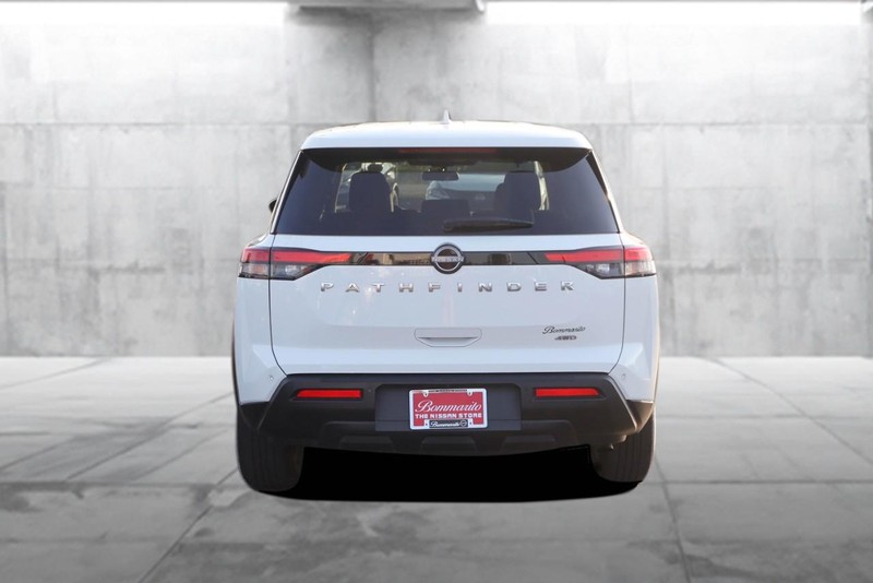 Nissan Pathfinder Vehicle Image 06