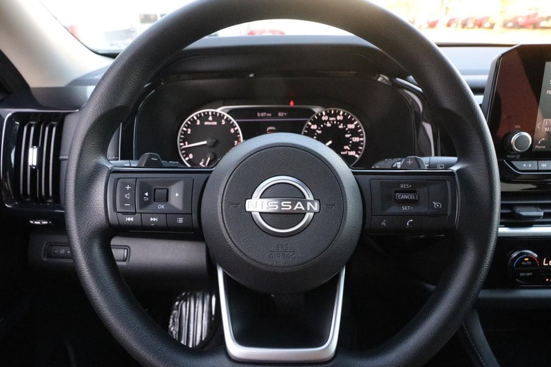 Nissan Pathfinder Vehicle Image 10