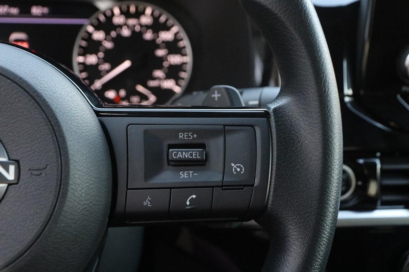 Nissan Pathfinder Vehicle Image 12