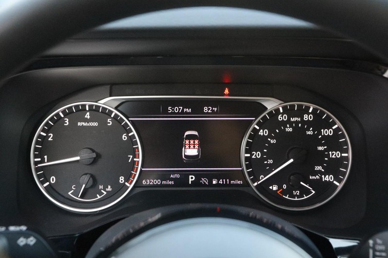 Nissan Pathfinder Vehicle Image 13