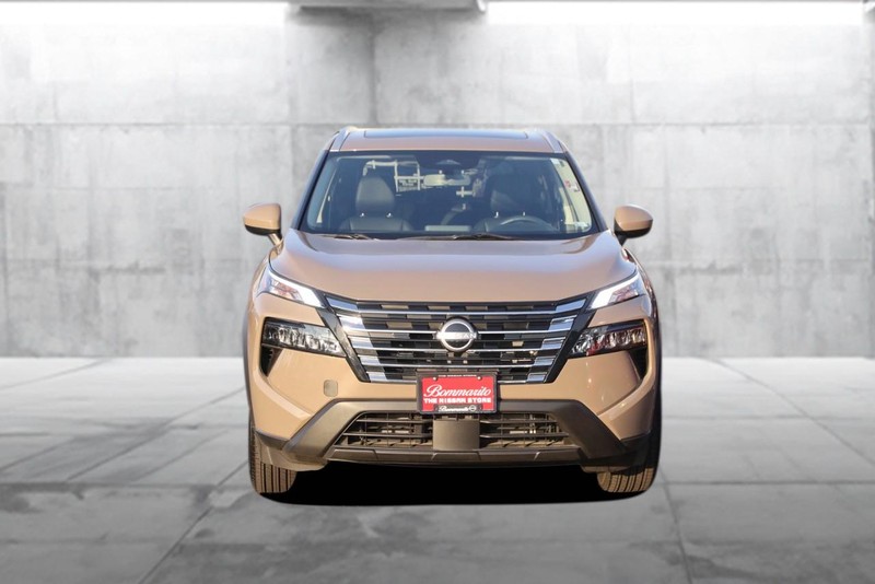 Nissan Rogue Vehicle Image 04