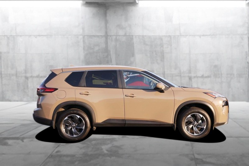Nissan Rogue Vehicle Image 05