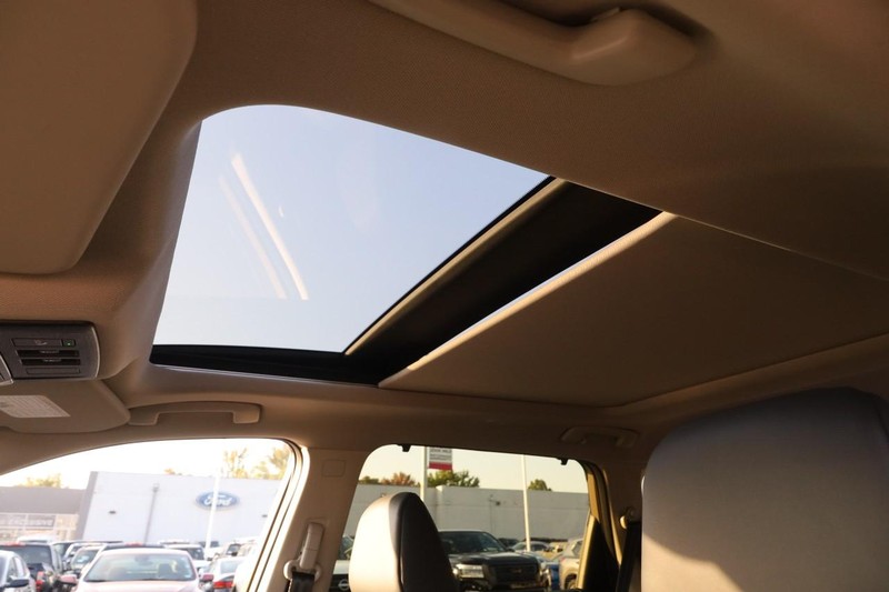 Nissan Rogue Vehicle Image 09