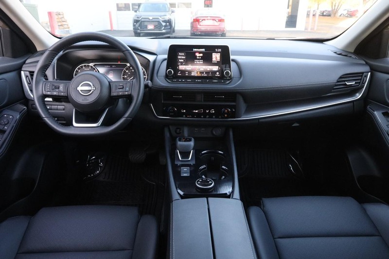 Nissan Rogue Vehicle Image 22