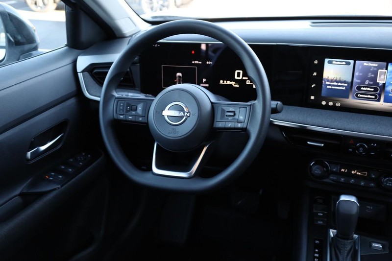 Nissan Kicks Vehicle Image 22