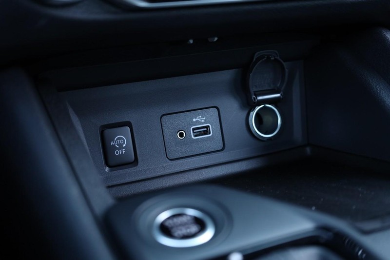 Nissan Sentra Vehicle Image 15