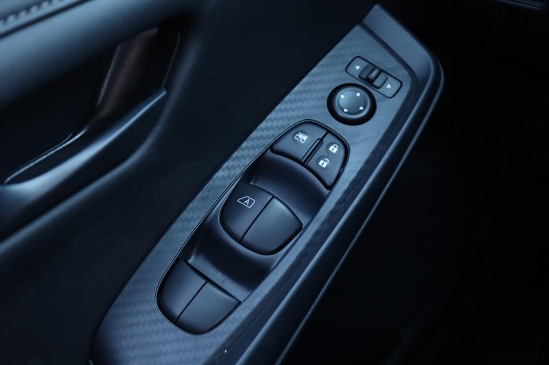 Nissan Sentra Vehicle Image 18