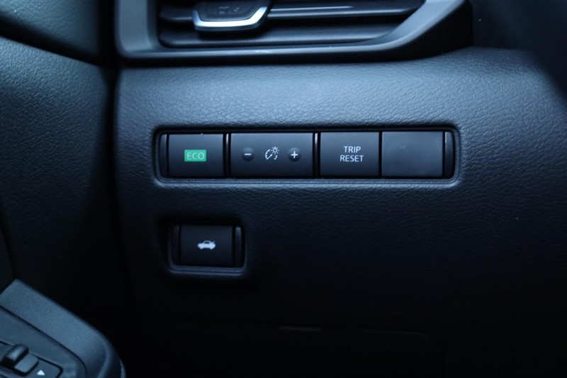 Nissan Sentra Vehicle Image 19