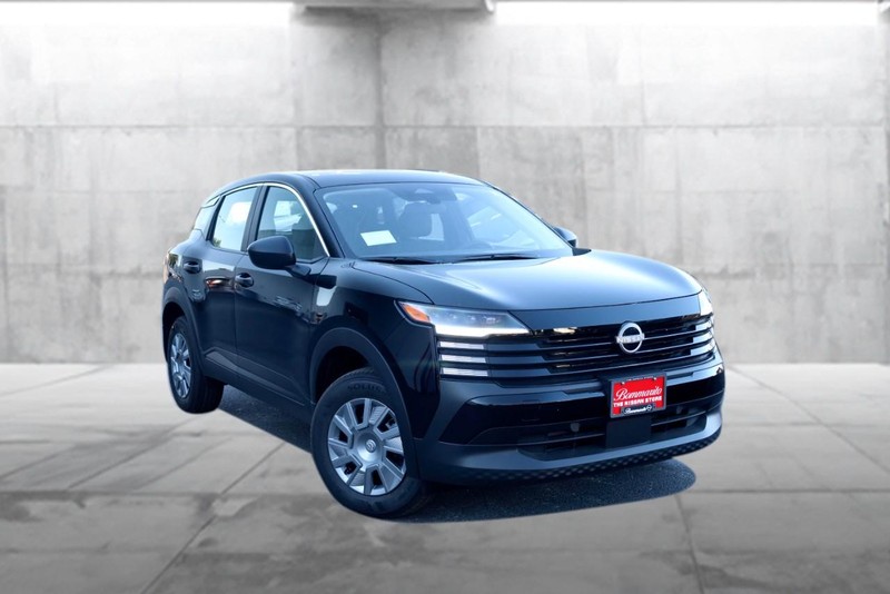 Nissan Kicks Vehicle Image 02