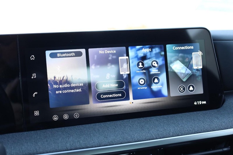 Nissan Kicks Vehicle Image 11