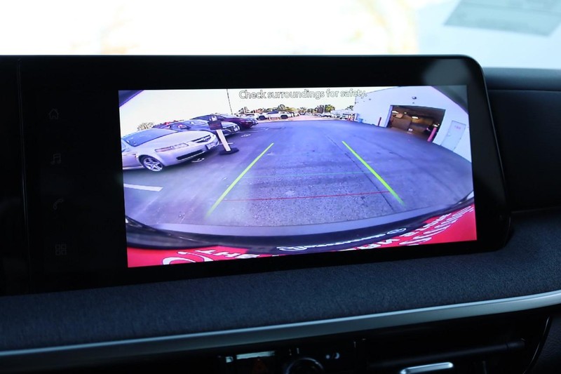 Nissan Kicks Vehicle Image 12