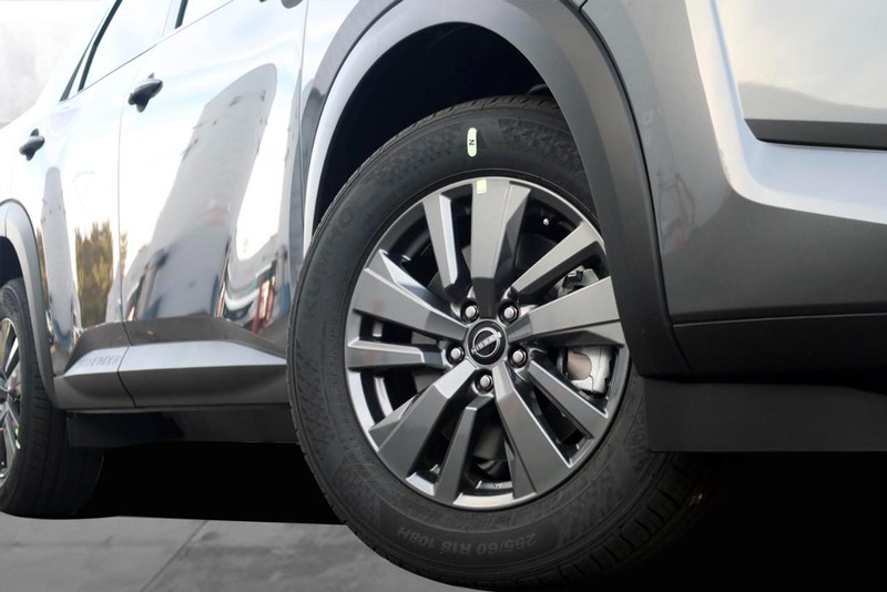 Nissan Pathfinder Vehicle Image 03