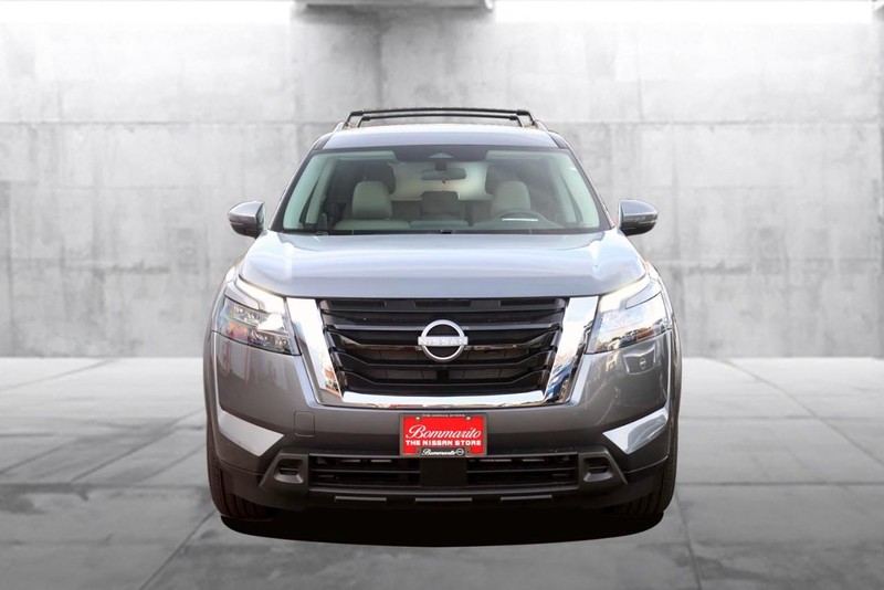 Nissan Pathfinder Vehicle Image 04