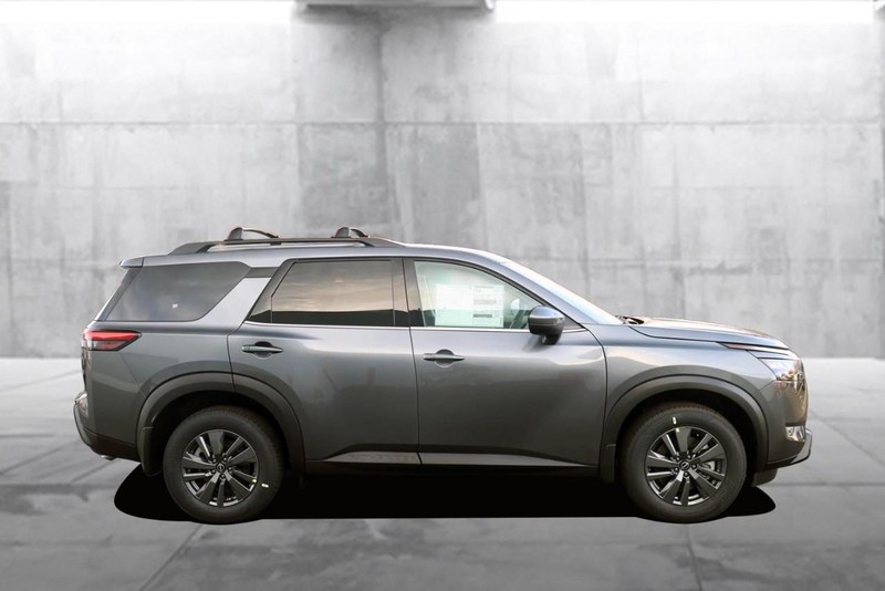 Nissan Pathfinder Vehicle Image 05