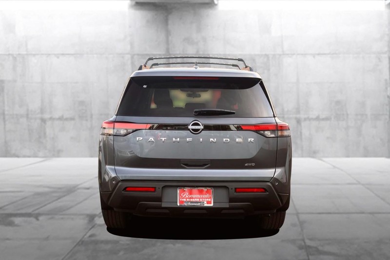 Nissan Pathfinder Vehicle Image 06