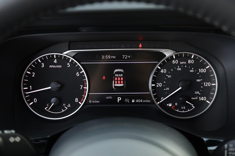 Nissan Pathfinder Vehicle Image 12