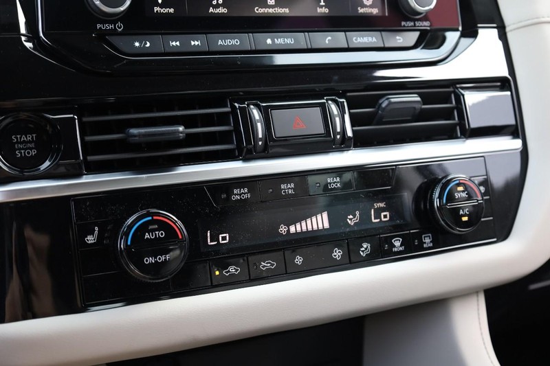 Nissan Pathfinder Vehicle Image 15