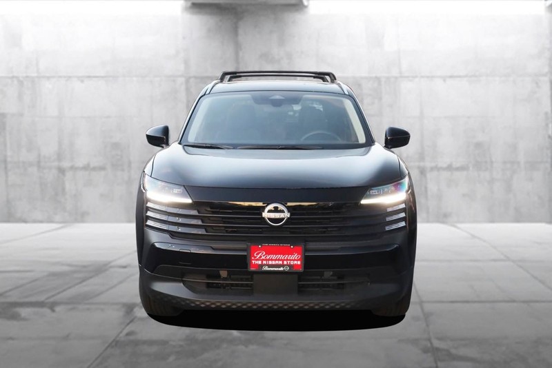 Nissan Kicks Vehicle Image 04