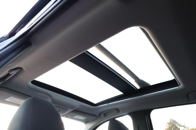 Nissan Kicks Vehicle Image 09