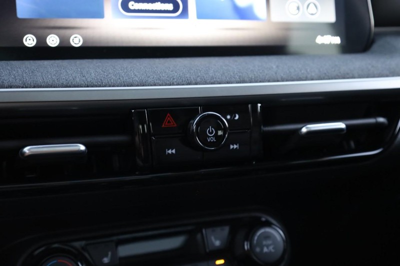 Nissan Kicks Vehicle Image 15