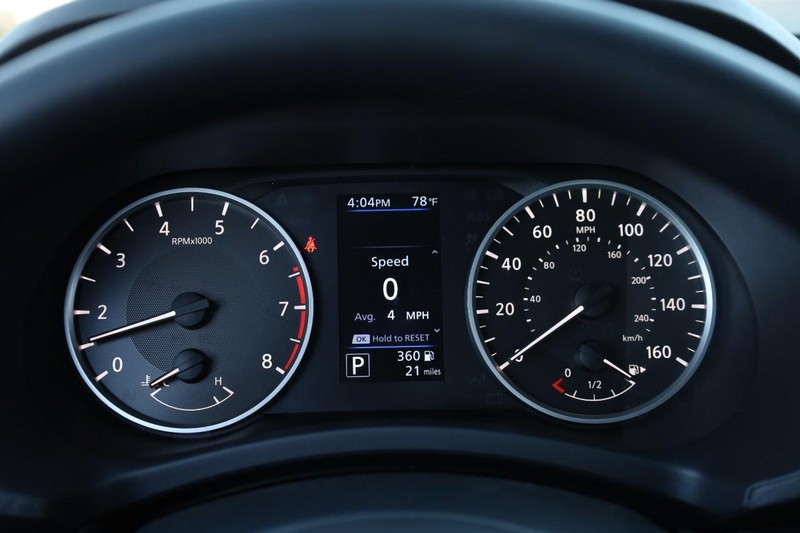 Nissan Sentra Vehicle Image 10