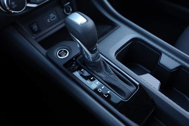 Nissan Sentra Vehicle Image 15