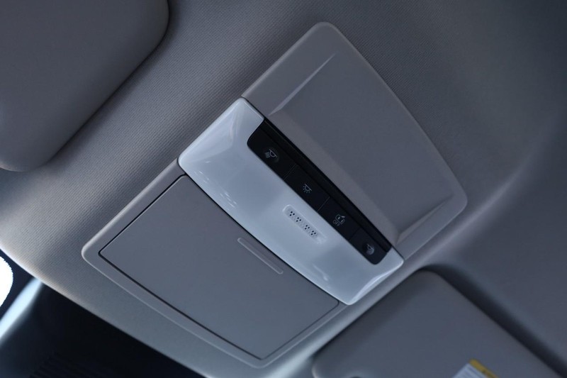 Nissan Sentra Vehicle Image 16