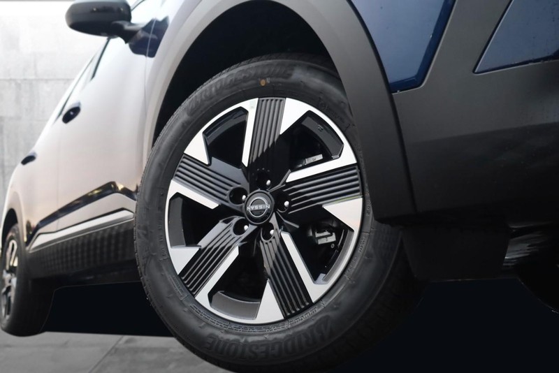 Nissan Kicks Vehicle Image 03