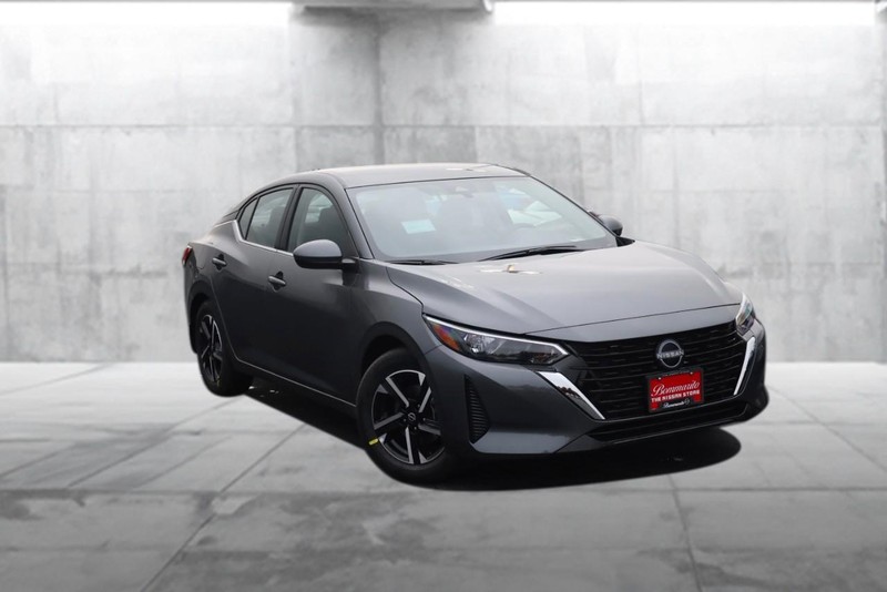 Nissan Sentra Vehicle Image 02