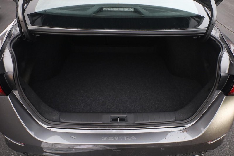 Nissan Sentra Vehicle Image 07
