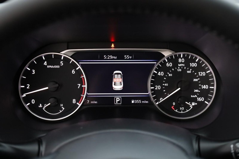 Nissan Sentra Vehicle Image 10