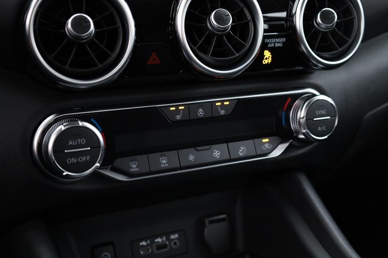 Nissan Sentra Vehicle Image 14