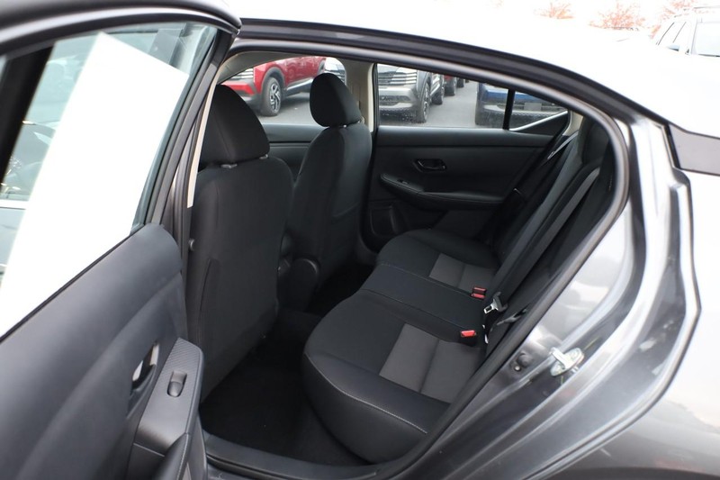 Nissan Sentra Vehicle Image 20