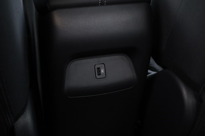 Nissan Sentra Vehicle Image 21