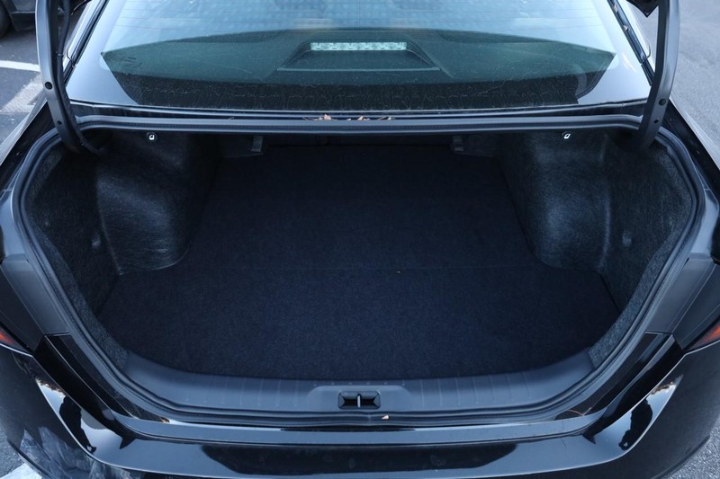 Nissan Altima Vehicle Image 07