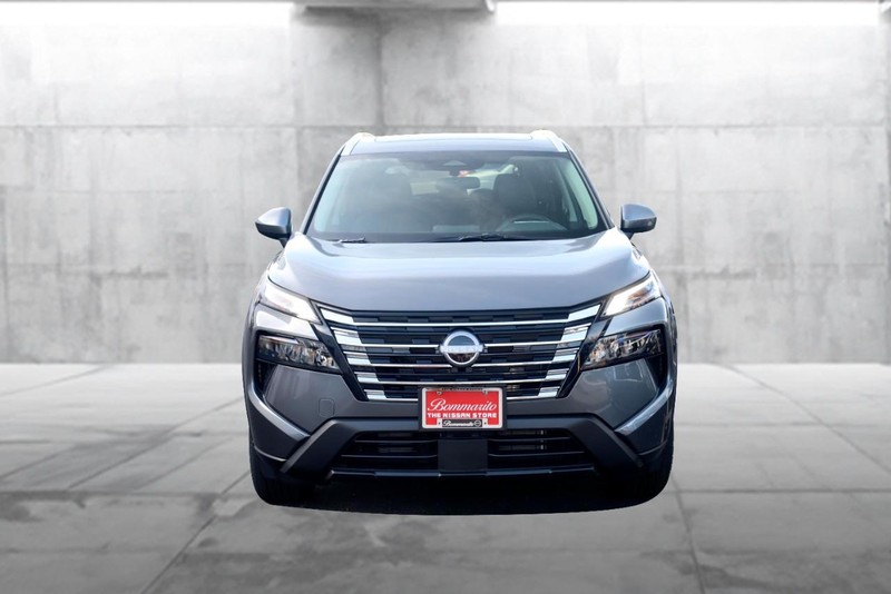 Nissan Rogue Vehicle Image 04