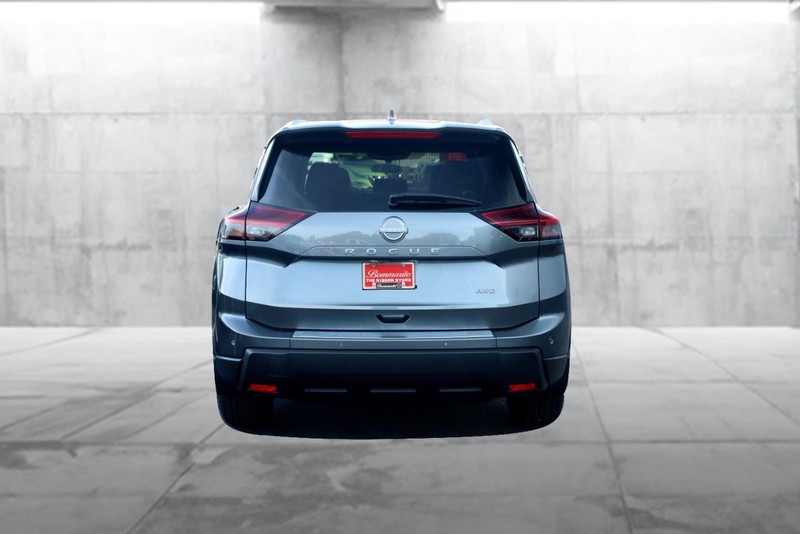 Nissan Rogue Vehicle Image 06