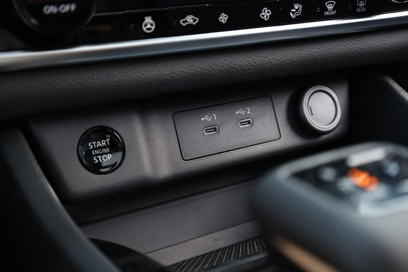 Nissan Rogue Vehicle Image 16