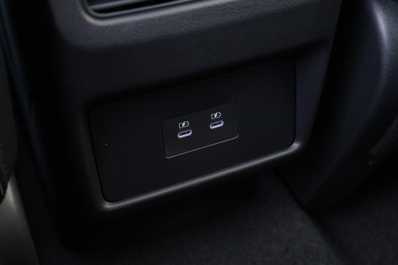 Nissan Rogue Vehicle Image 23