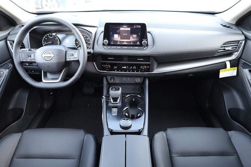 Nissan Rogue Vehicle Image 24