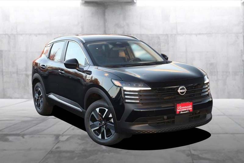 Nissan Kicks Vehicle Image 02