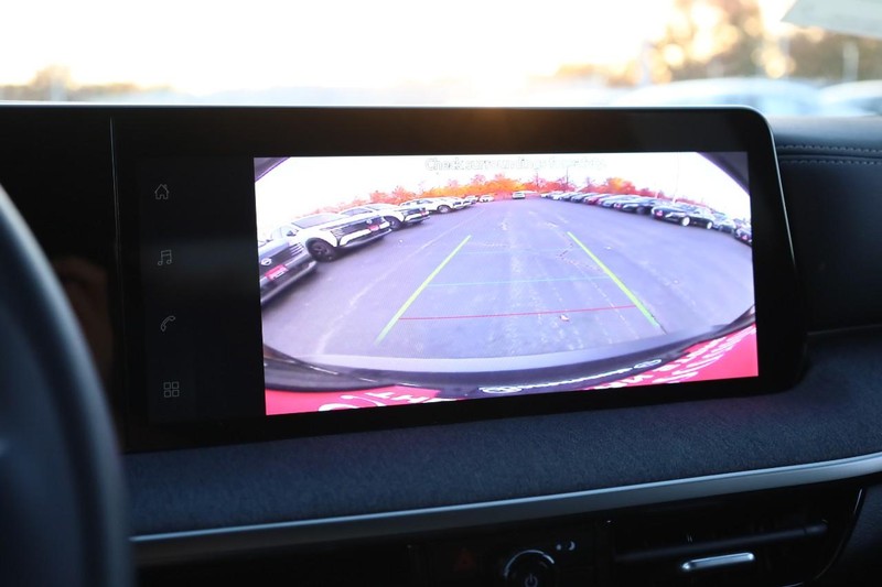 Nissan Kicks Vehicle Image 12