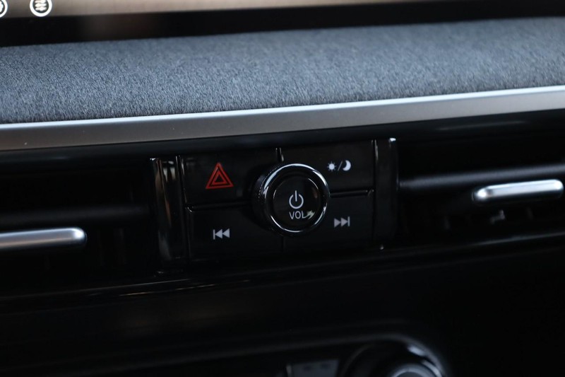 Nissan Kicks Vehicle Image 13