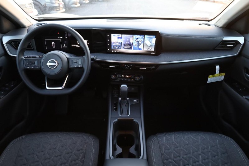 Nissan Kicks Vehicle Image 21