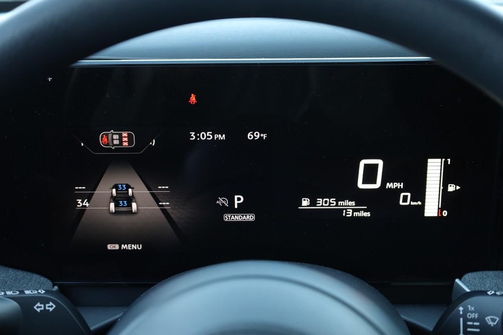 Nissan Kicks Vehicle Full-screen Gallery Image 10